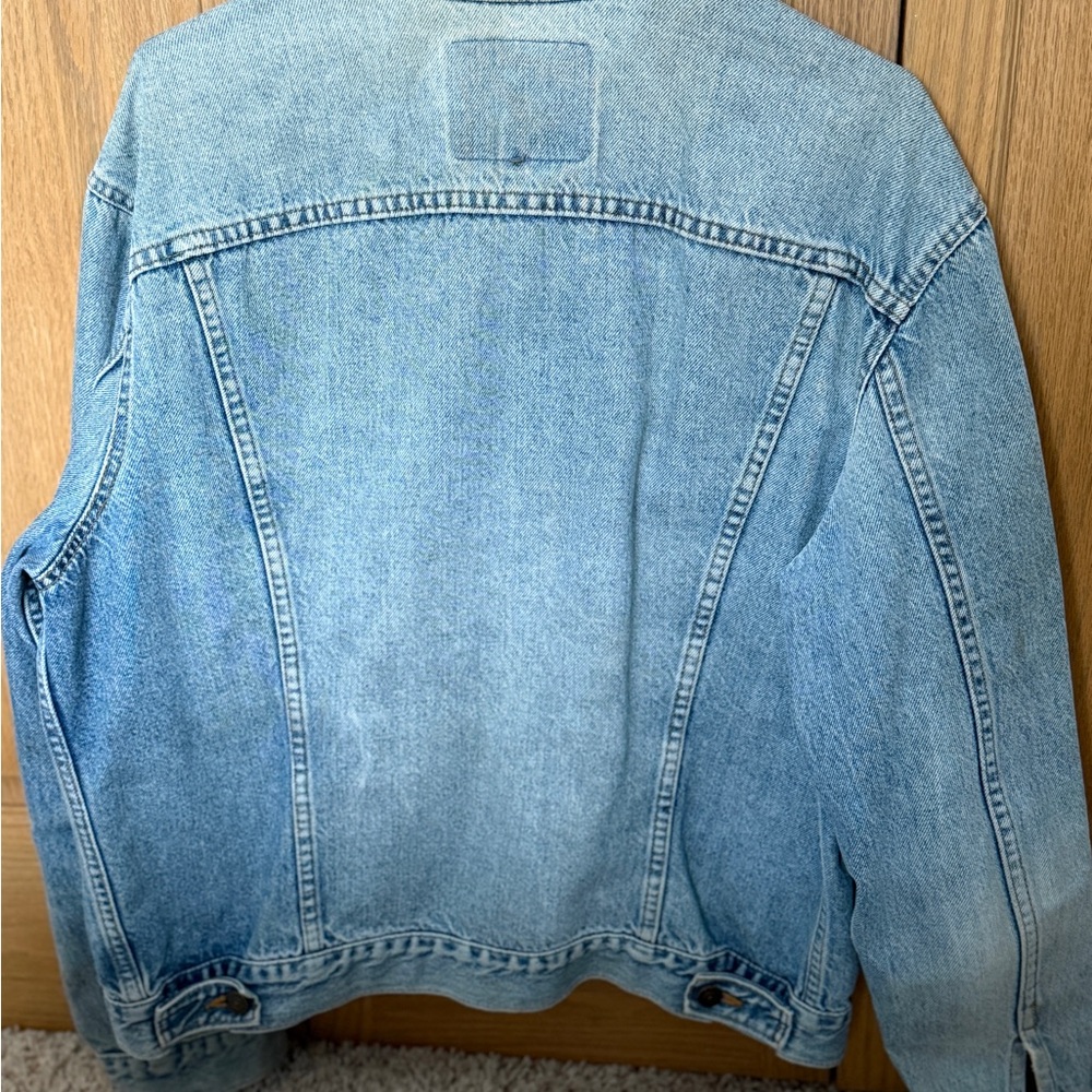 Vintage Levi’s Jean Jacket - Picture 2 of 10